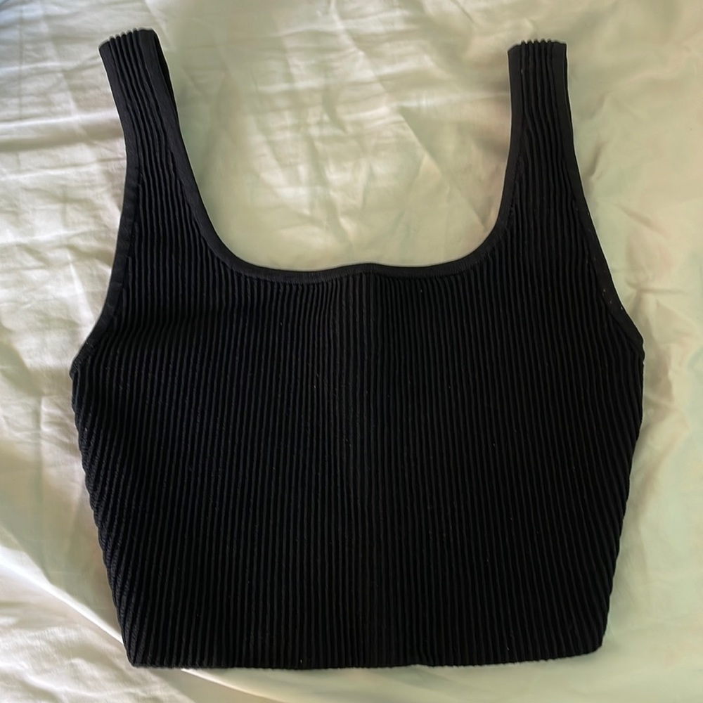 Babaton Black Ribbed Crop Top